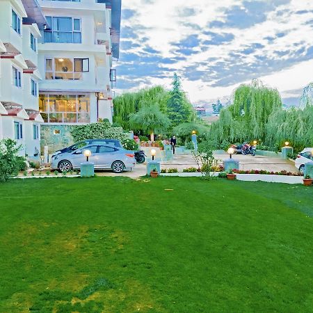 Royal Jardin Whistling Pines Resort Shimla Exterior foto